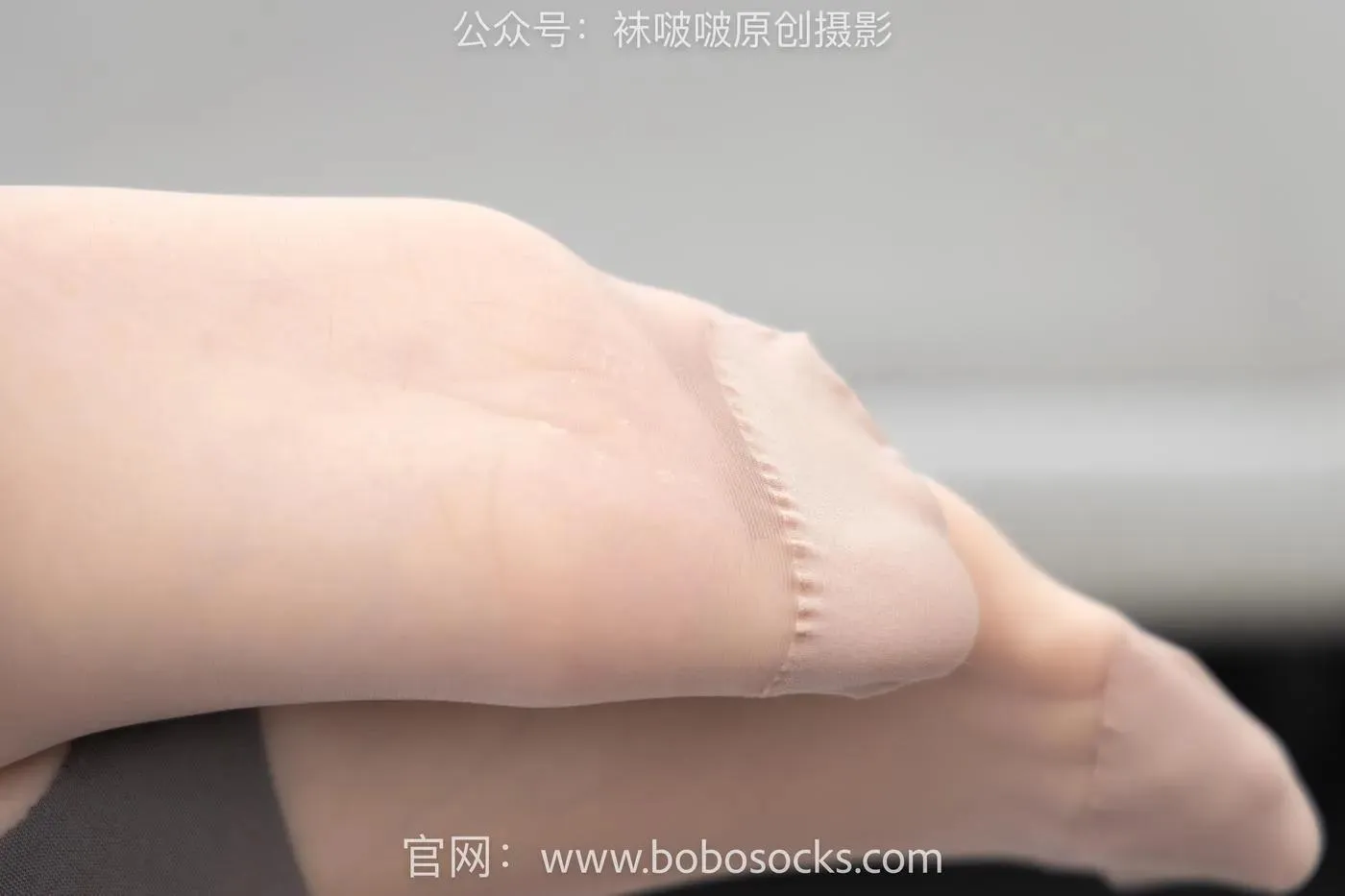 [BoBoSocks袜啵啵]NO.146 小甜豆-高跟长靴、黑色踩脚裤、肉丝 [154P]插图2
